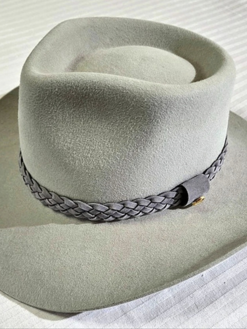 VINTAGE AUSTRALIAN OUTBACK HAT MOUNTCASTLE  FUR/FELT BRAID & SZ 7 M/L